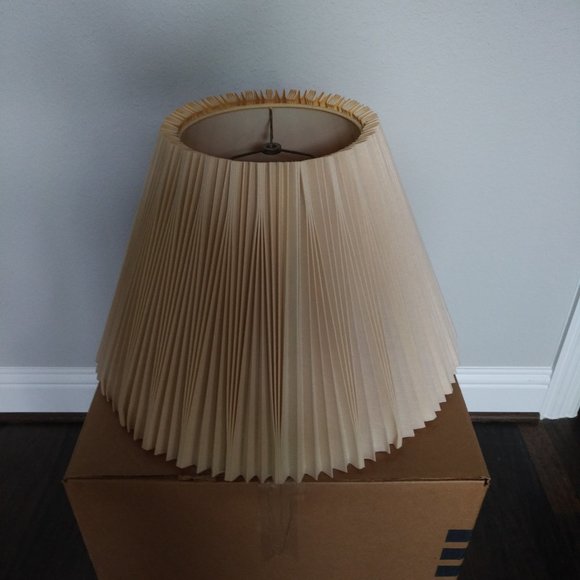 LARGE 18" W BOTTOM x 9" W TOP x 12" H BEIGE HARD PLEATED SHADE WITH BRAS… - Picture 7 of 12